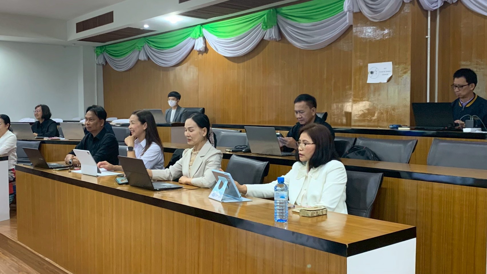 โครงการอบรมเชิงปฏิบัติการเพื่อพัฒนาสื่อเทคโนโลยีสารสนเทศและการทำงานให้มีประสิทธิภาพด้วยเครื่องมือ AI ใน Canva - รูปภาพ 6