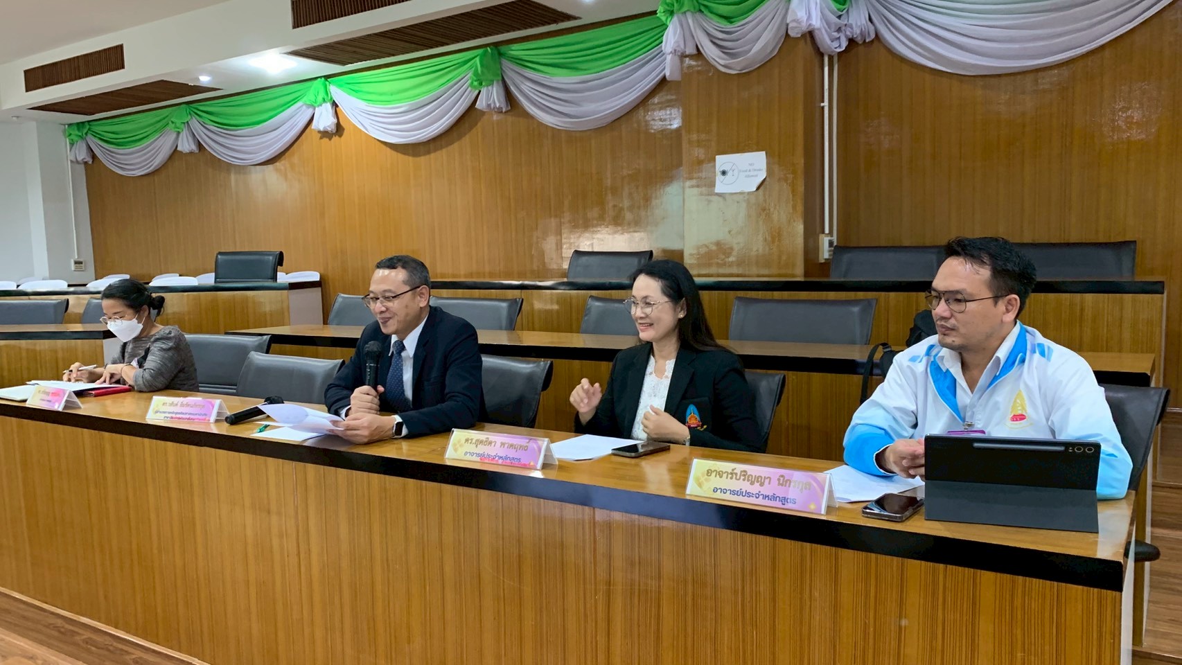 ประชุมคณาจารย์หลักสูตรบัณฑิตศึกษา ภาควิชาสังคมวิทยาและมานุษยวิทยา สมัยวิสามัญ ครั้งที่ ๑/๒๕๖๙ - รูปภาพ 3