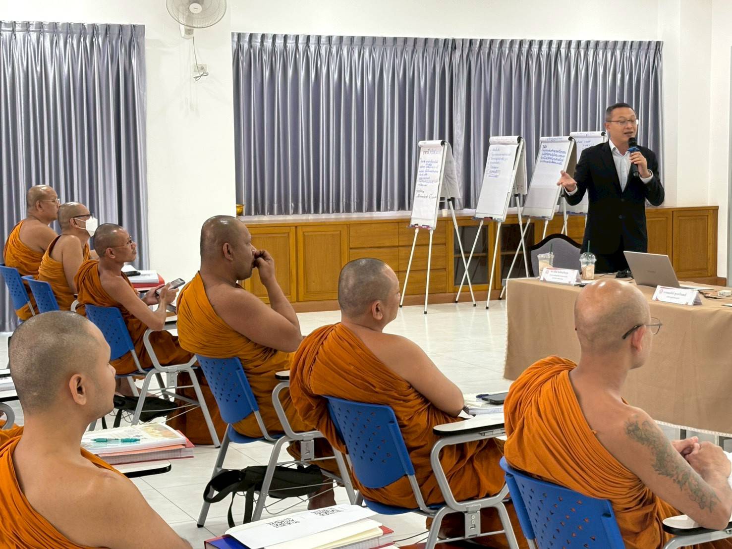 อาจารย์ประจำหลักสูตรได้รับเชิญบรรยายให้ความรู้โครงการอบรมพระธรรรทูตไปต่างประเทศ (ธรรมยุต) รุ่นที่ ๓๒ ประจำปี ๒๕๖๙ - รูปภาพ 7