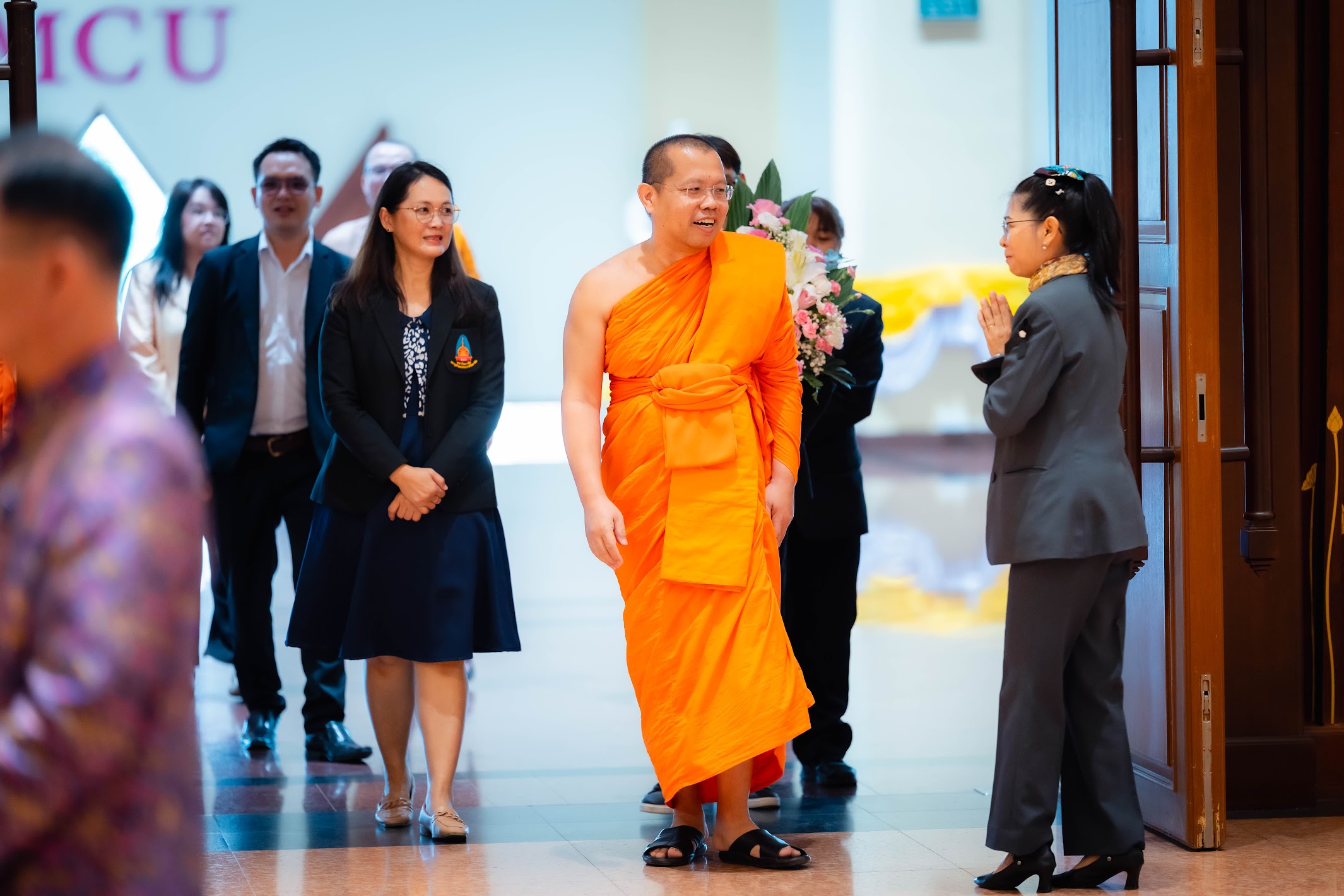 พิธีทำบุญวันคล้ายวันเกิด รศ.ดร.สุวรา นาคยศ - รูปภาพ 10