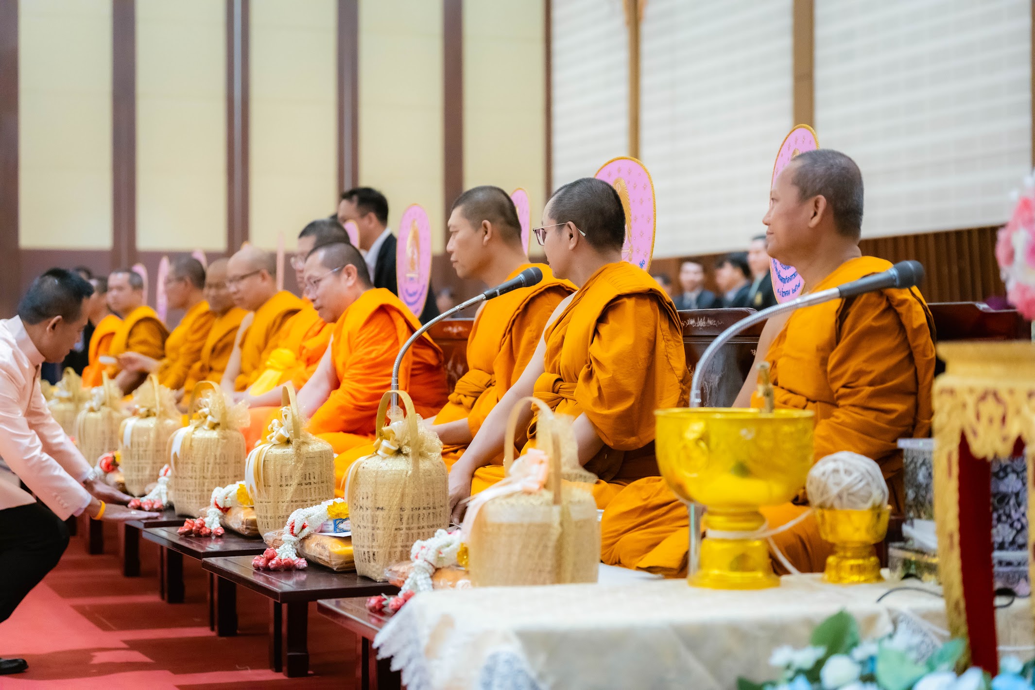 พิธีทำบุญวันคล้ายวันเกิด รศ.ดร.สุวรา นาคยศ - รูปภาพ 15