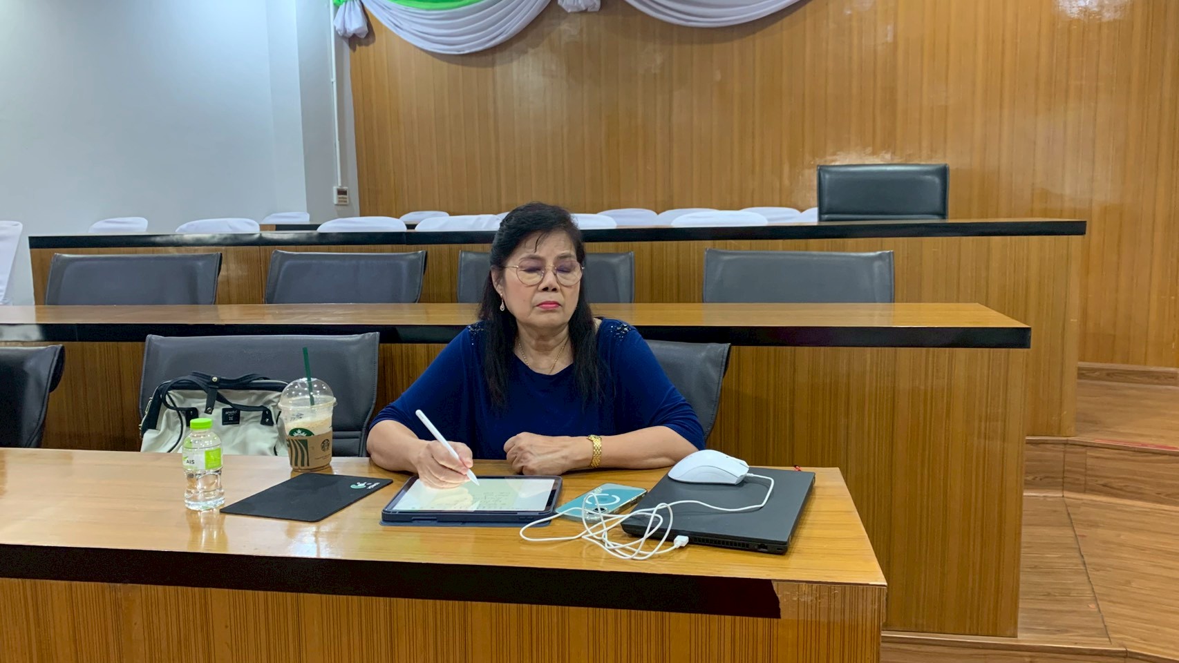 ฟังบรรยายพิเศษ หัวข้อ "การพัฒนาสังคมและสื่อสารภาพลักษณ์ ด้วยแนวคิด From Local สู่ เลอค่า" - รูปภาพ 9