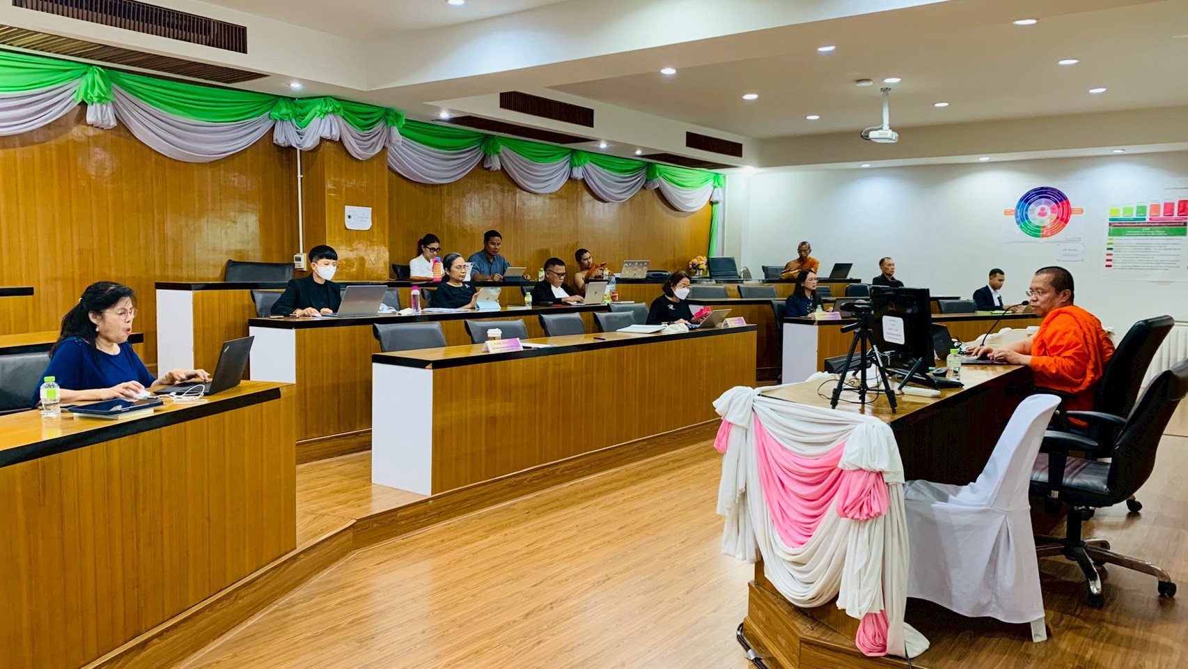 ฟังบรรยายพิเศษ หัวข้อ "การประยุกต์ใช้ AI เพื่องานวิจัย"