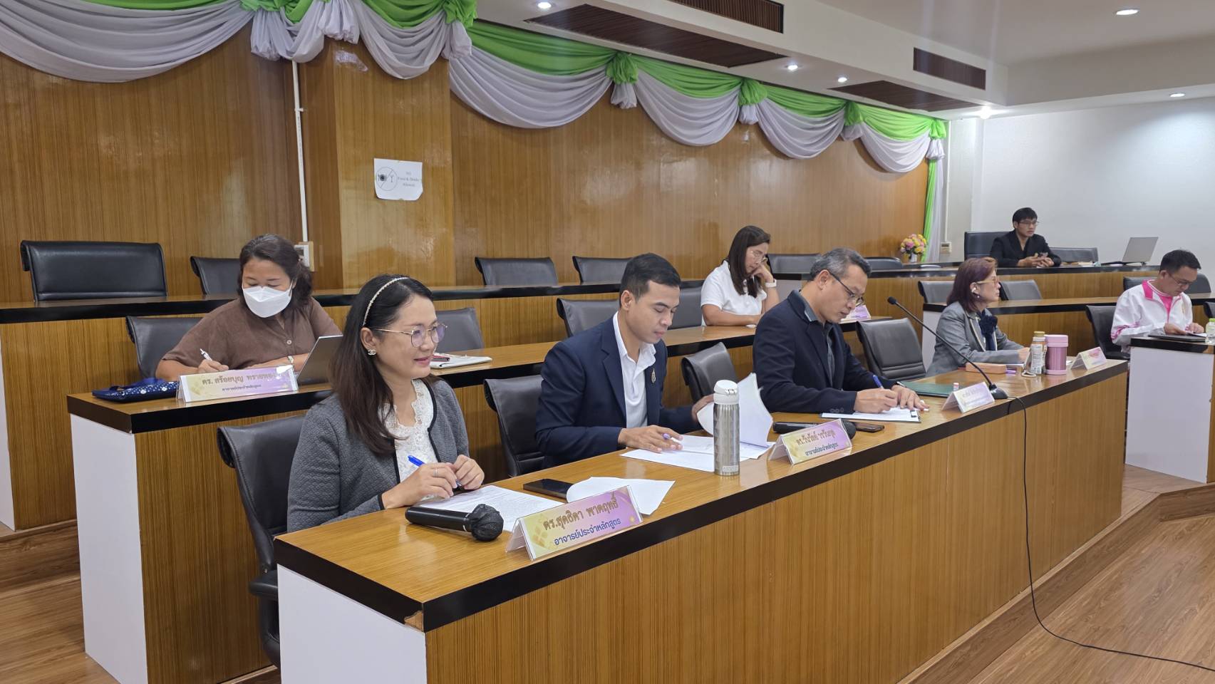 ประชุมคณาจารย์และเจ้าหน้าที่ หลักสูตรบัณฑิตศึกษา ภาควิชาสังคมวิทยาและมานุษยวิทยา สมัยสามัญ ครั้งที่ ๔ ปี ๒๕๖๙ - รูปภาพ 10