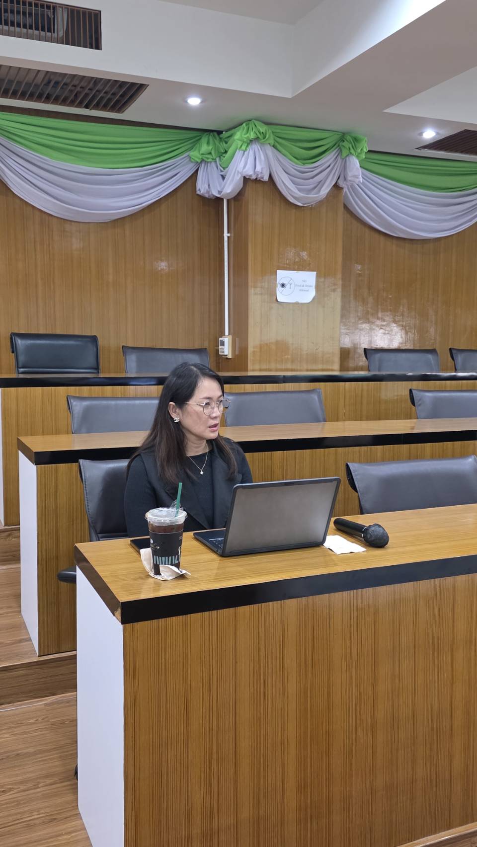 ประชุมเตรียมความพร้อมการจัดทำรายงานการประเมินตนเอง (SAR)  เพื่อรองรับการประเมินคุณภาพการศึกษาภายในระดับหลักสูตร ประจำปีการศึกษา ๒๕๖๘ - รูปภาพ 6