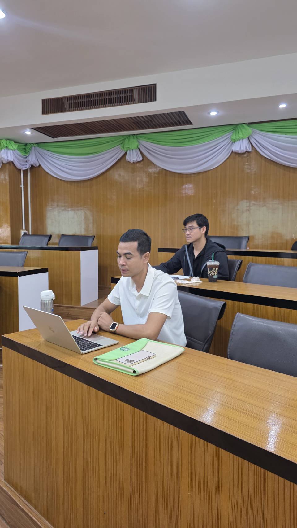 ประชุมเตรียมความพร้อมการจัดทำรายงานการประเมินตนเอง (SAR)  เพื่อรองรับการประเมินคุณภาพการศึกษาภายในระดับหลักสูตร ประจำปีการศึกษา ๒๕๖๘ - รูปภาพ 9