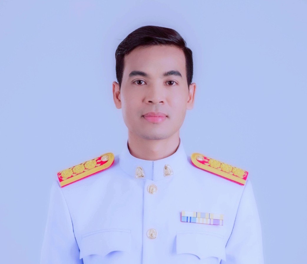 ดร.สุรัตน์ พักน้อย